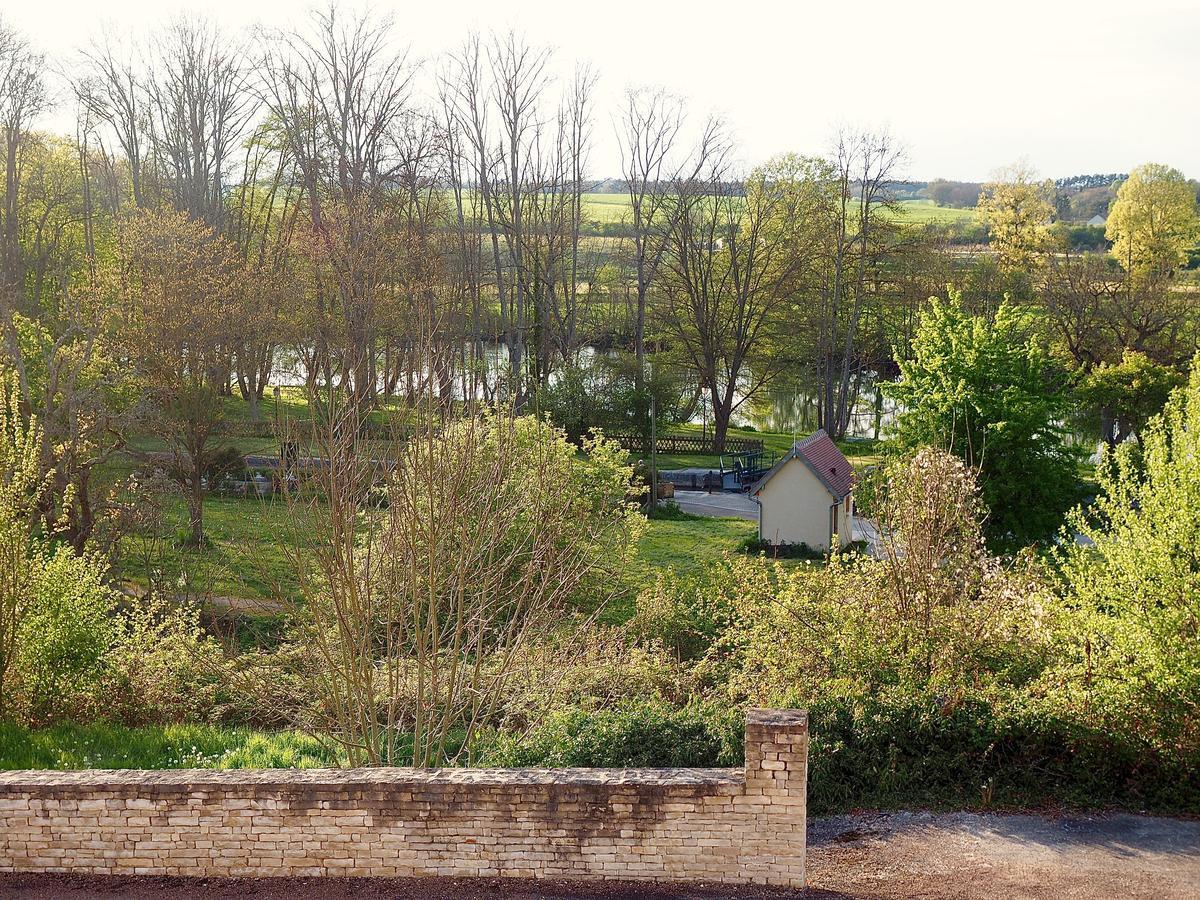 Chambres D'Hotes Les Coutas Mailly-la-Ville Exterior photo