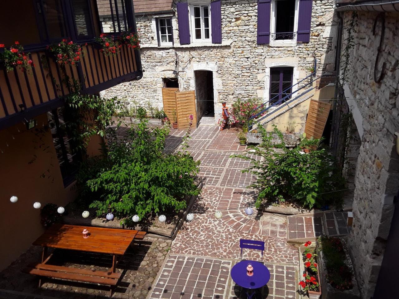 Chambres D'Hotes Les Coutas Mailly-la-Ville Exterior photo